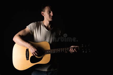 photos de guitare|image guitariste homme.